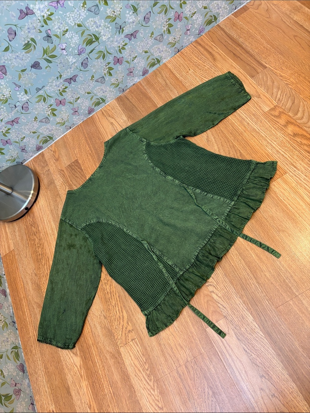 Flower olive green long sleeve button-up top. Size 1X. - Picture 8 of 17